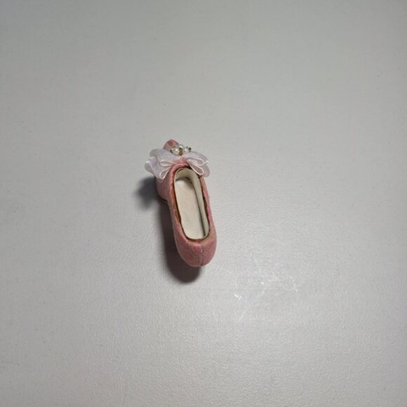 EUC Putting on the Ritz Tiny Shoe - Picture 4 of 7